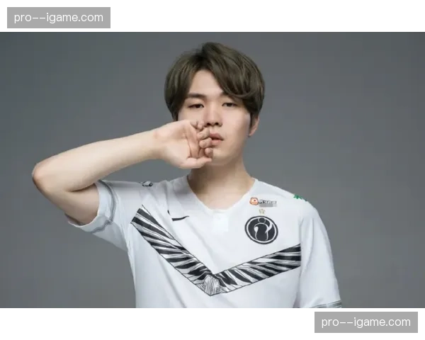 深度复盘:尼斯1-0小胜雷恩,唯一进球源自中场的快速转换 深度复盘:尼斯1-0小胜雷恩,唯一进球源自中场的快速转换