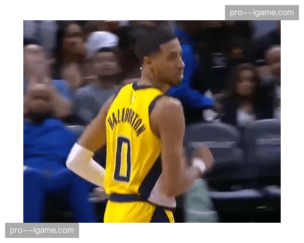 动态：步行者宣布哈利伯顿通过脑震荡保护协议，将在对阵热火比赛中复出。